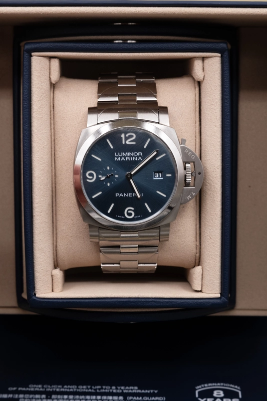 Panerai Luminor Marina Blue Dial on Steel Ref PAM03323