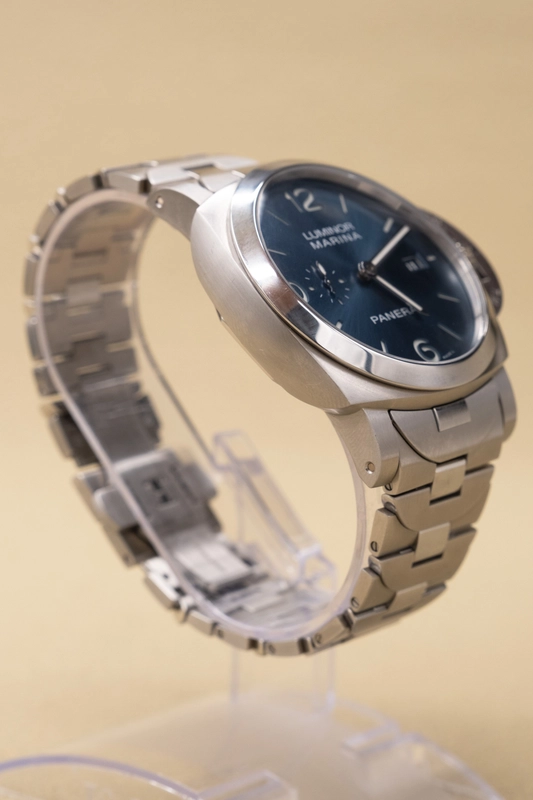 Panerai Luminor Marina Blue Dial on Steel Ref PAM03323