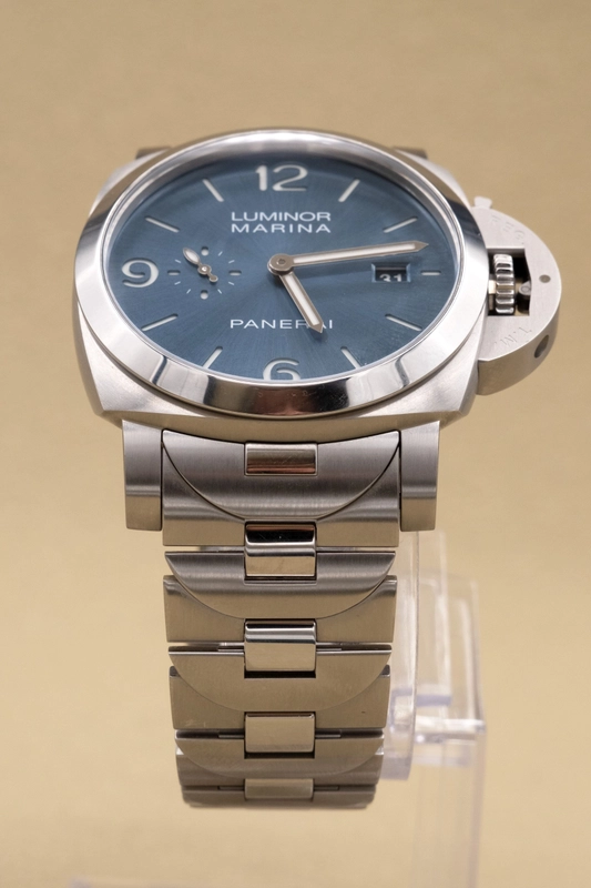 Panerai Luminor Marina Blue Dial on Steel Ref PAM03323