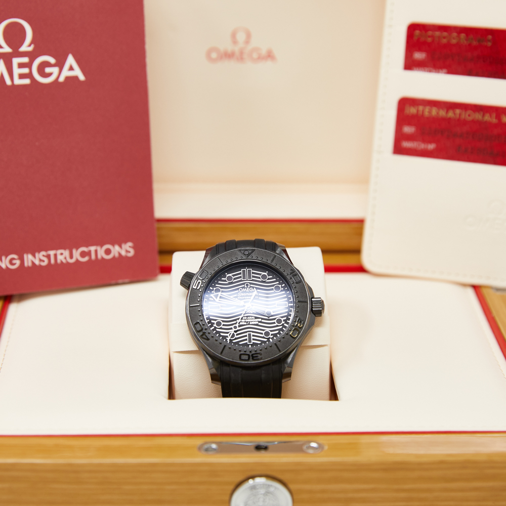 Omega Seamaster Diver 300M Black Dial on Black Rubber Strap Ref 210.92.44.20.01.003